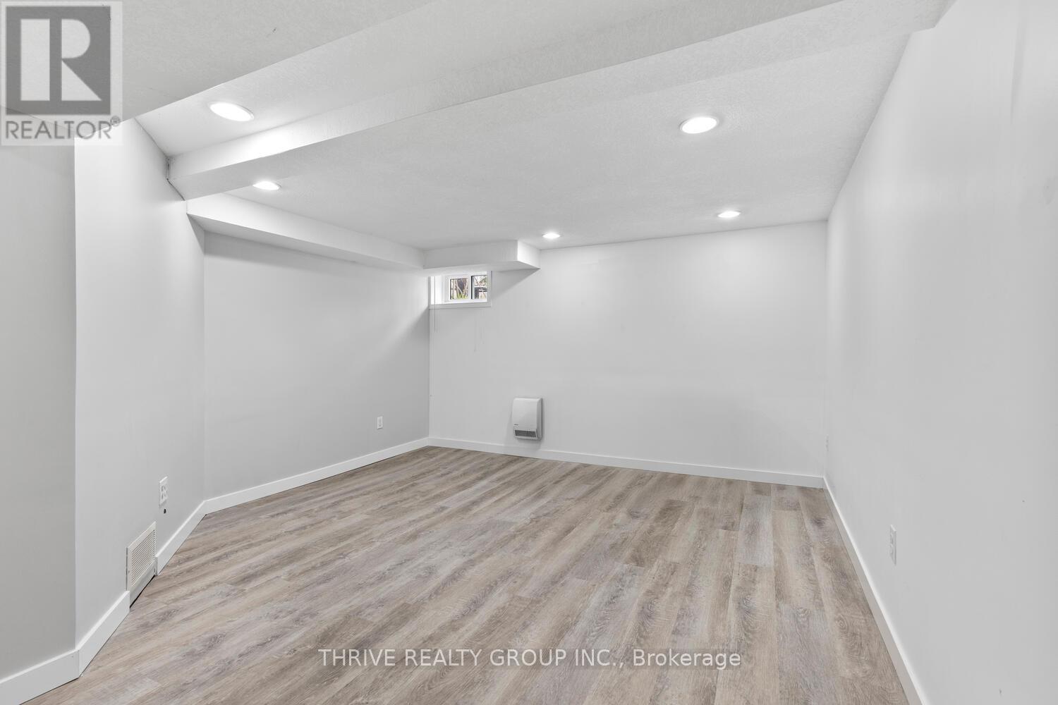 22 Thorncrest Crescent, London South (South D), Ontario  N6J 1K3 - Photo 20 - X12974800