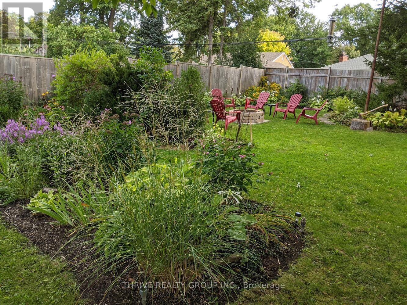 22 Thorncrest Crescent, London South (South D), Ontario  N6J 1K3 - Photo 3 - X12974800
