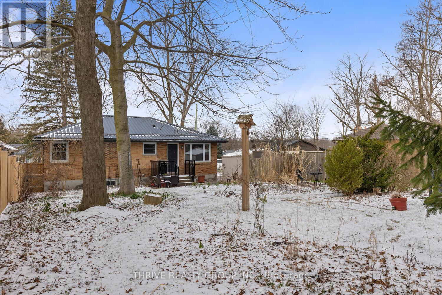 22 Thorncrest Crescent, London South (South D), Ontario  N6J 1K3 - Photo 30 - X12974800