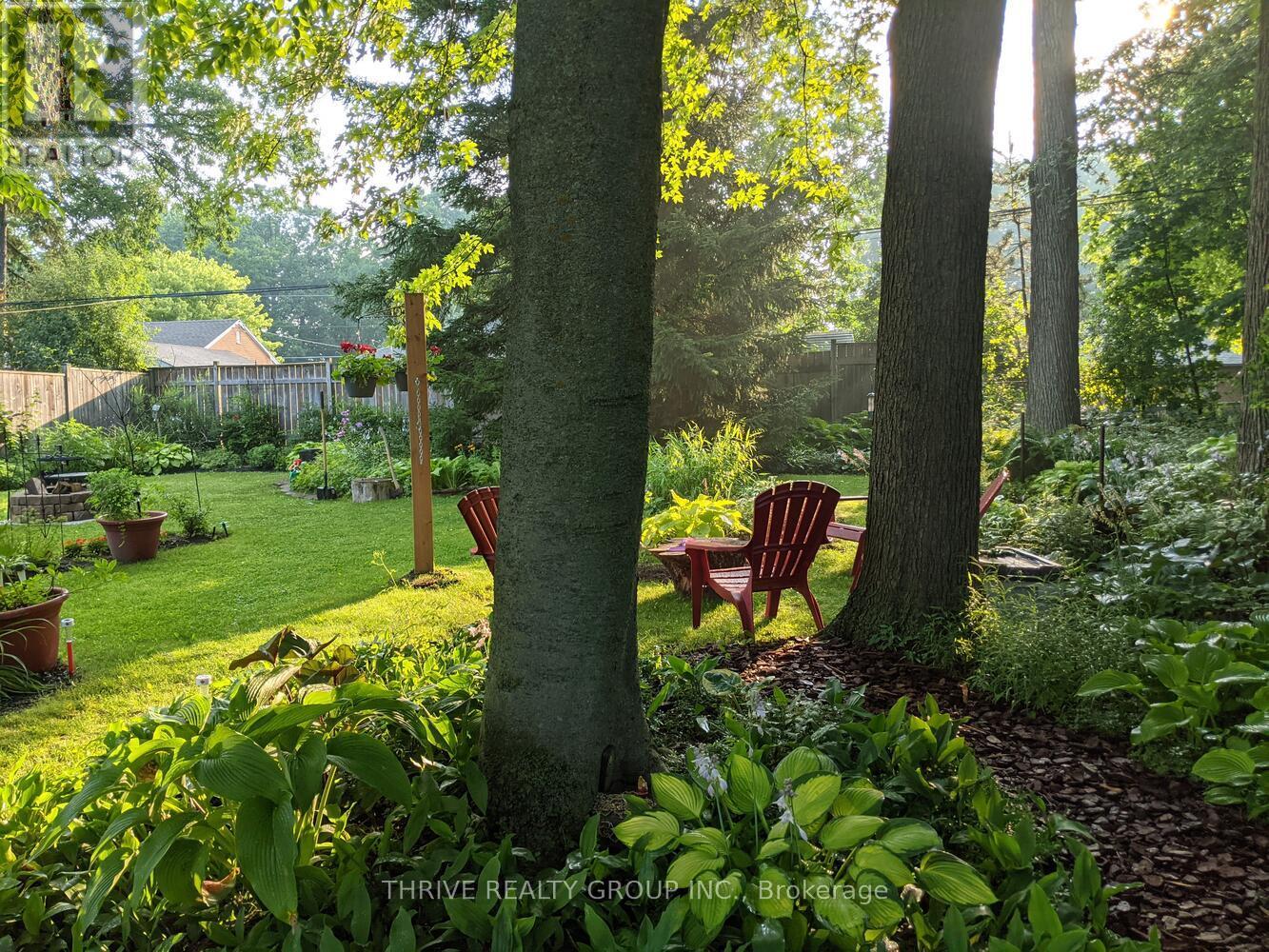 22 Thorncrest Crescent, London South (South D), Ontario  N6J 1K3 - Photo 32 - X12974800