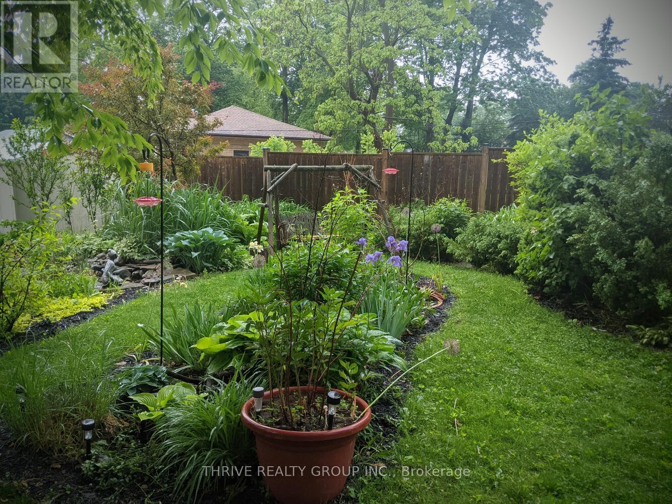 22 Thorncrest Crescent, London South (South D), Ontario  N6J 1K3 - Photo 37 - X12974800