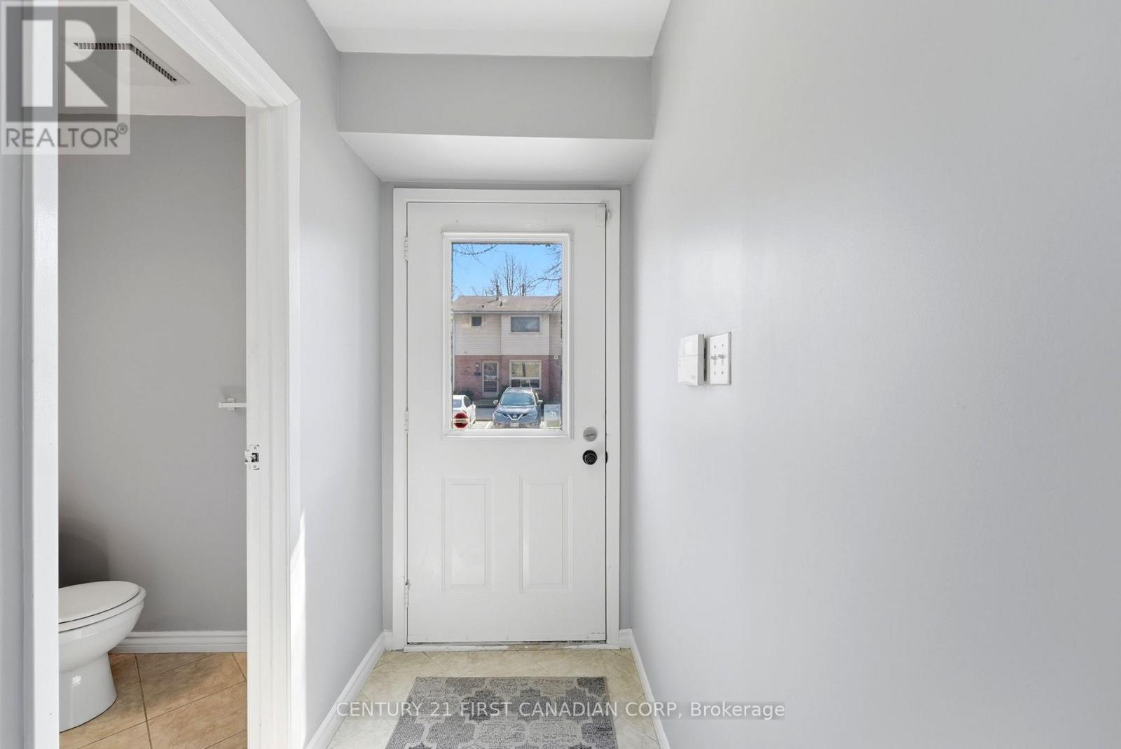 65 - 75 Ansondale Road, London South (South Q), Ontario  N6C 5W5 - Photo 3 - X12974826