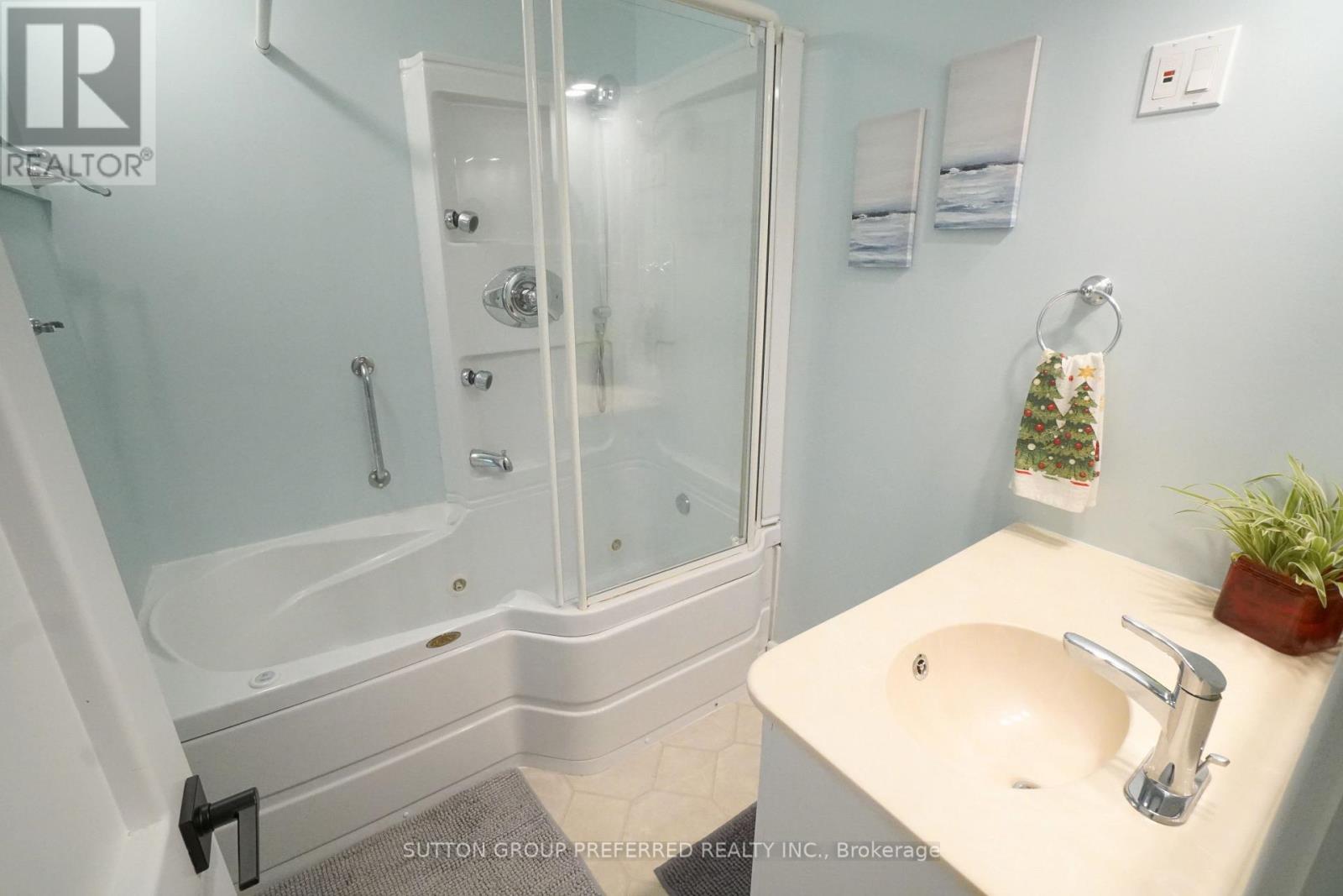 7 Metamora Crescent, London North (North J), Ontario  N6G 1R2 - Photo 41 - X12974846