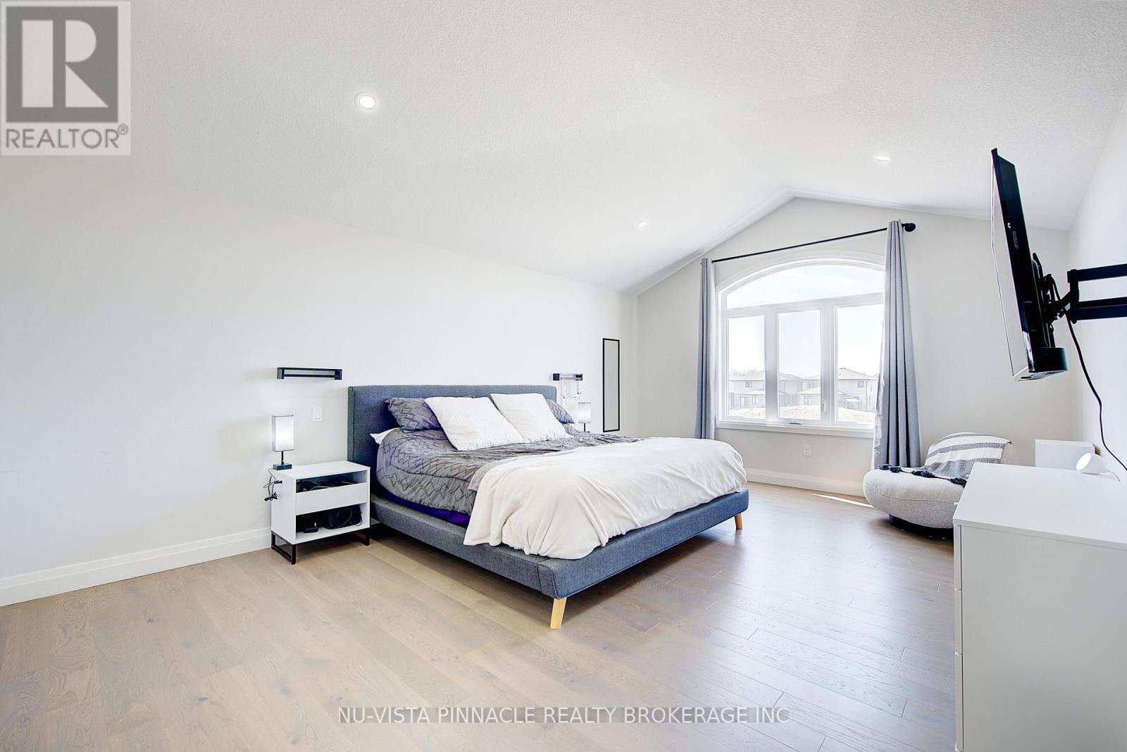 24 Kelly Drive, Zorra (Thamesford), Ontario  N0M 2M0 - Photo 21 - X12974880