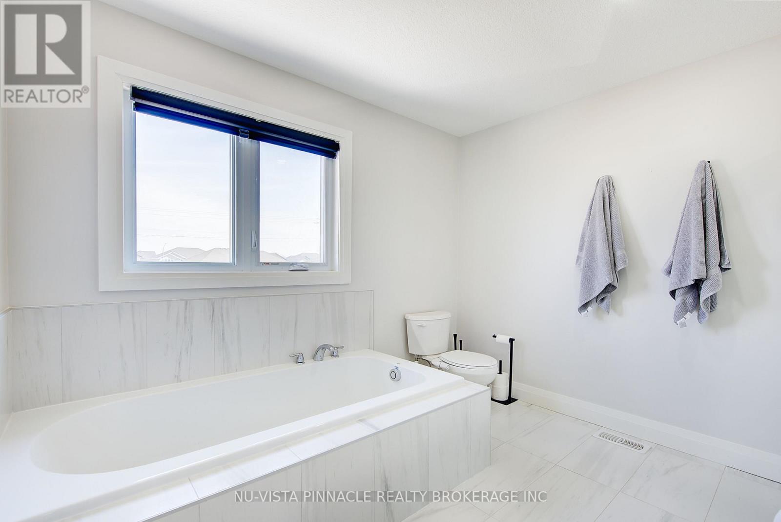 24 Kelly Drive, Zorra (Thamesford), Ontario  N0M 2M0 - Photo 24 - X12974880