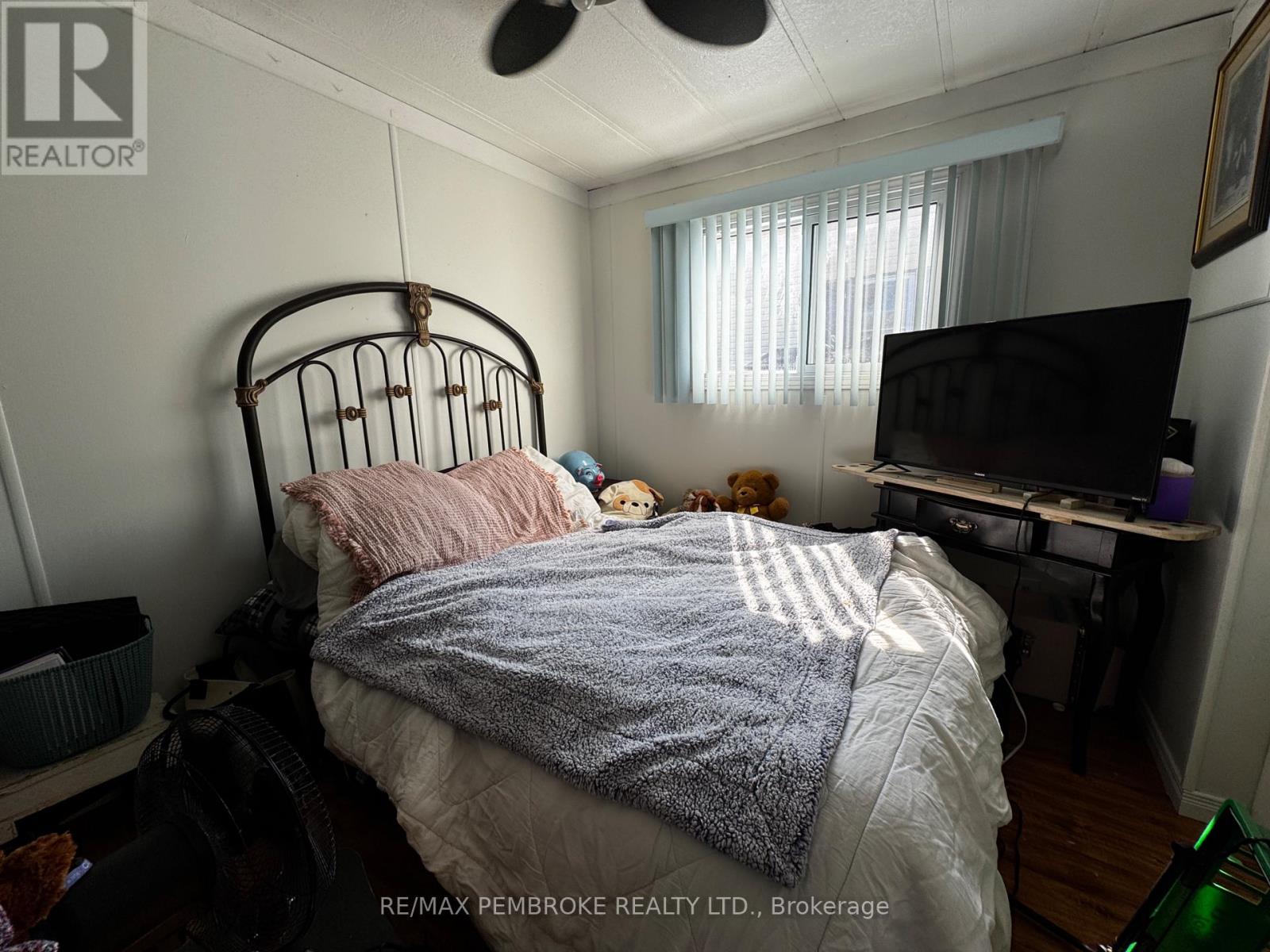 105 Pinehurst Estates, Petawawa, Ontario  K8H 2H2 - Photo 14 - X12974870