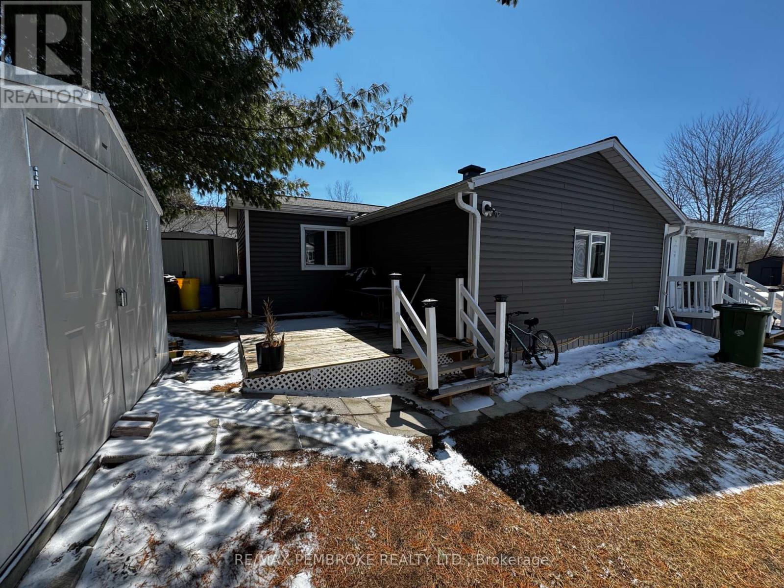 105 Pinehurst Estates, Petawawa, Ontario  K8H 2H2 - Photo 16 - X12974870