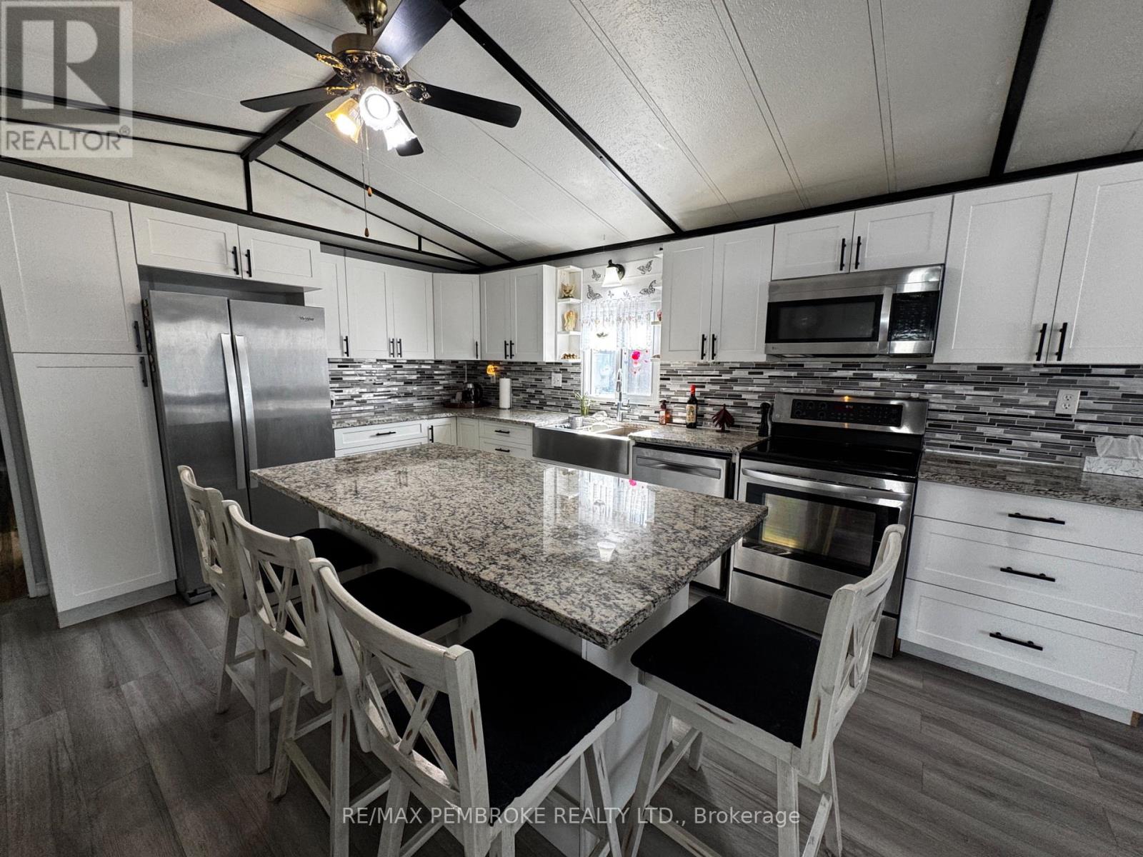 105 Pinehurst Estates, Petawawa, Ontario  K8H 2H2 - Photo 6 - X12974870