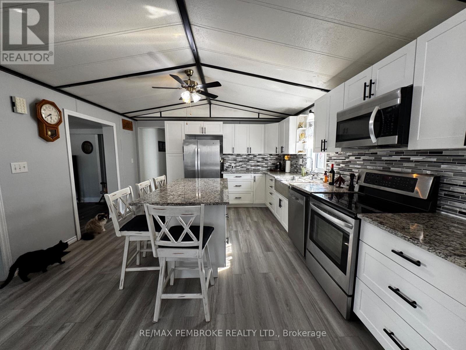 105 Pinehurst Estates, Petawawa, Ontario  K8H 2H2 - Photo 8 - X12974870