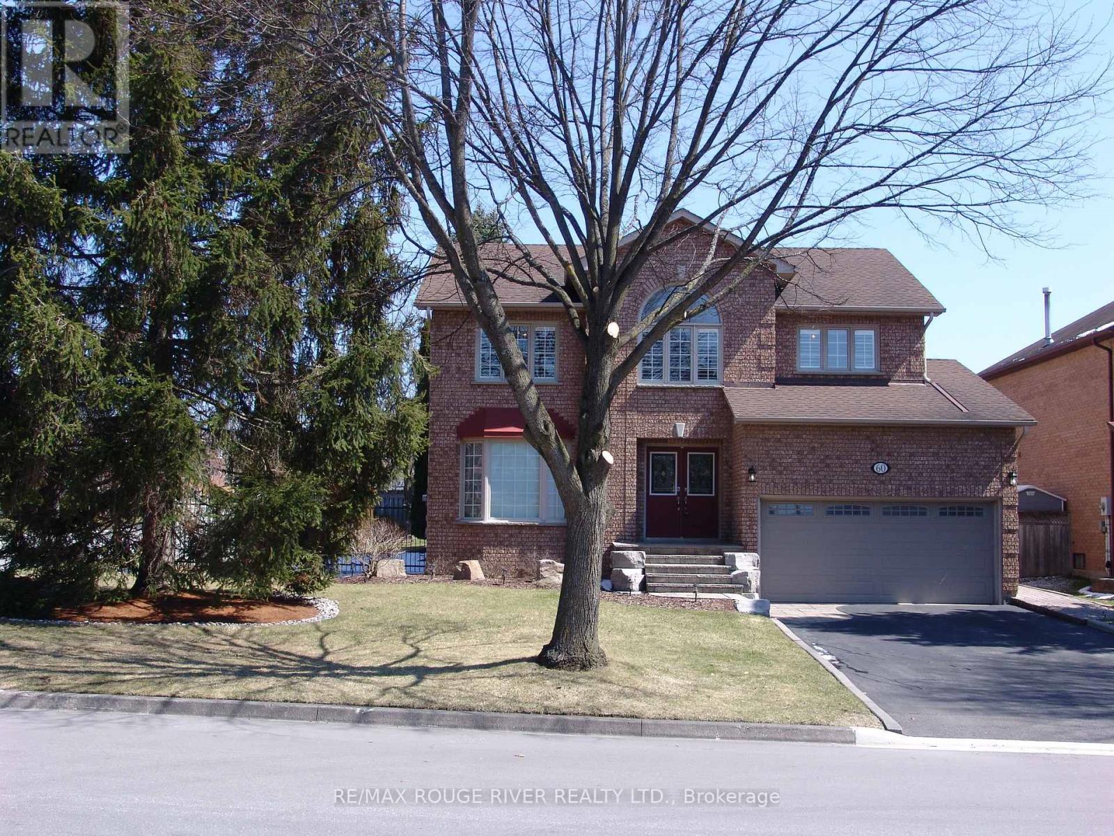 60 EMMETT PLACE, Whitby, Ontario