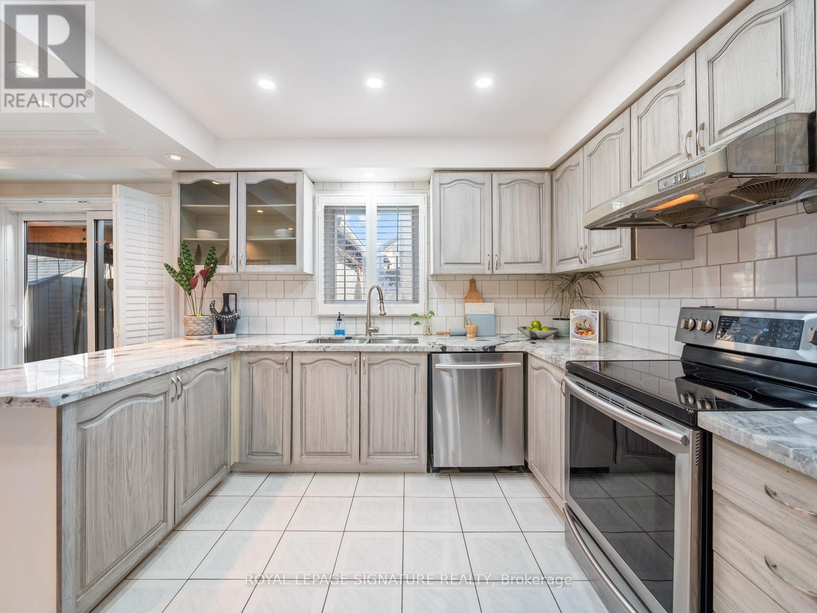 171 Hupfield Trail, Toronto, Ontario  M1B 4P1 - Photo 7 - E12974884