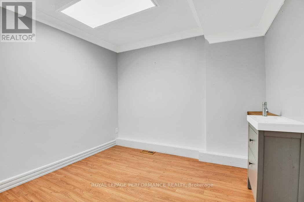 921 Notre Dame Street, Russell, Ontario  K0A 1W0 - Photo 17 - X12974814