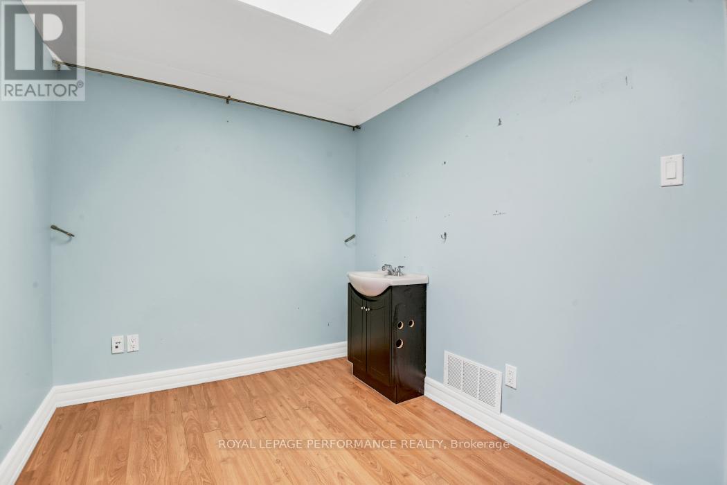 921 Notre Dame Street, Russell, Ontario  K0A 1W0 - Photo 21 - X12974814