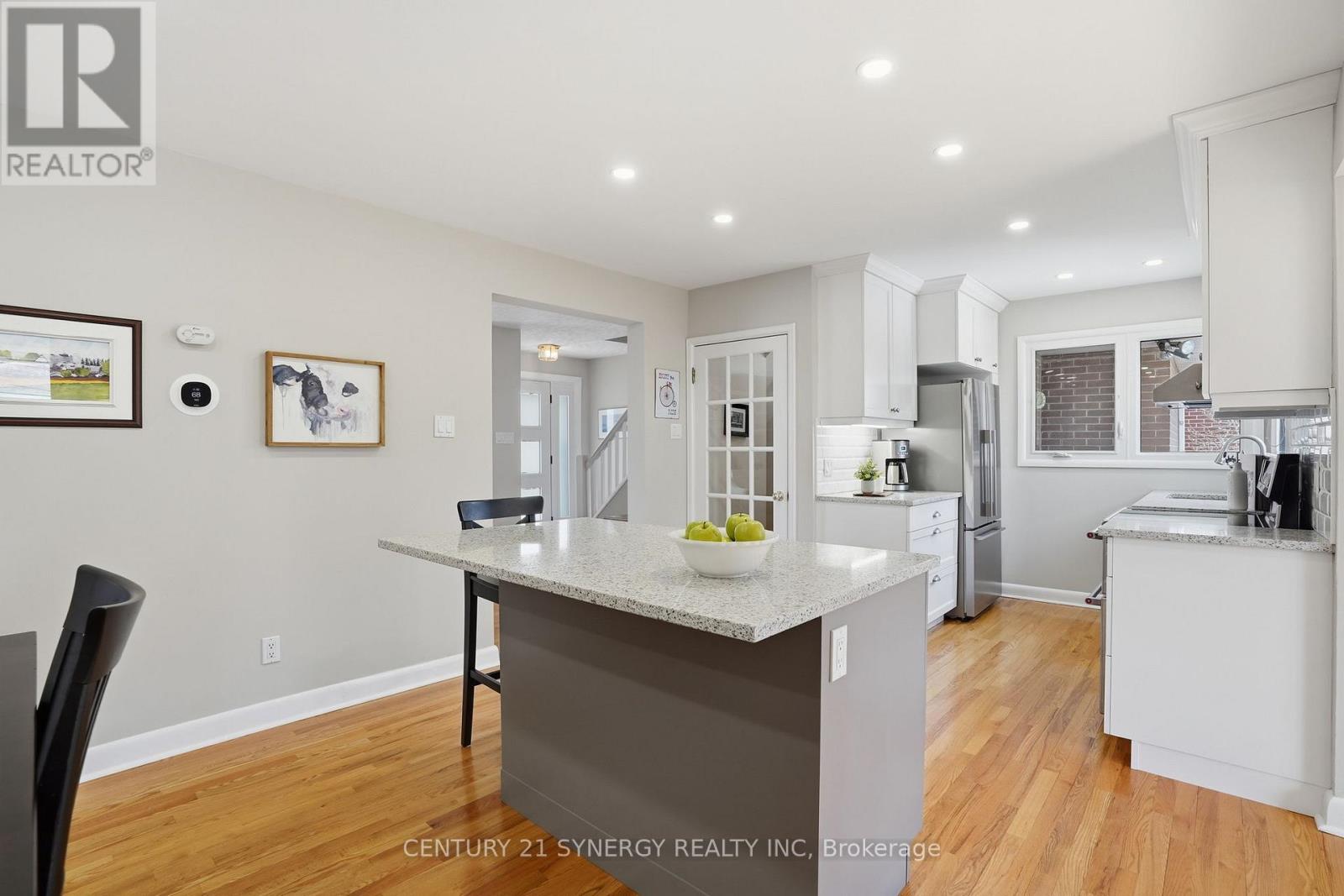 1298 Woodside Drive, Ottawa, Ontario K2C 2G9 - Photo 10 - X12974836