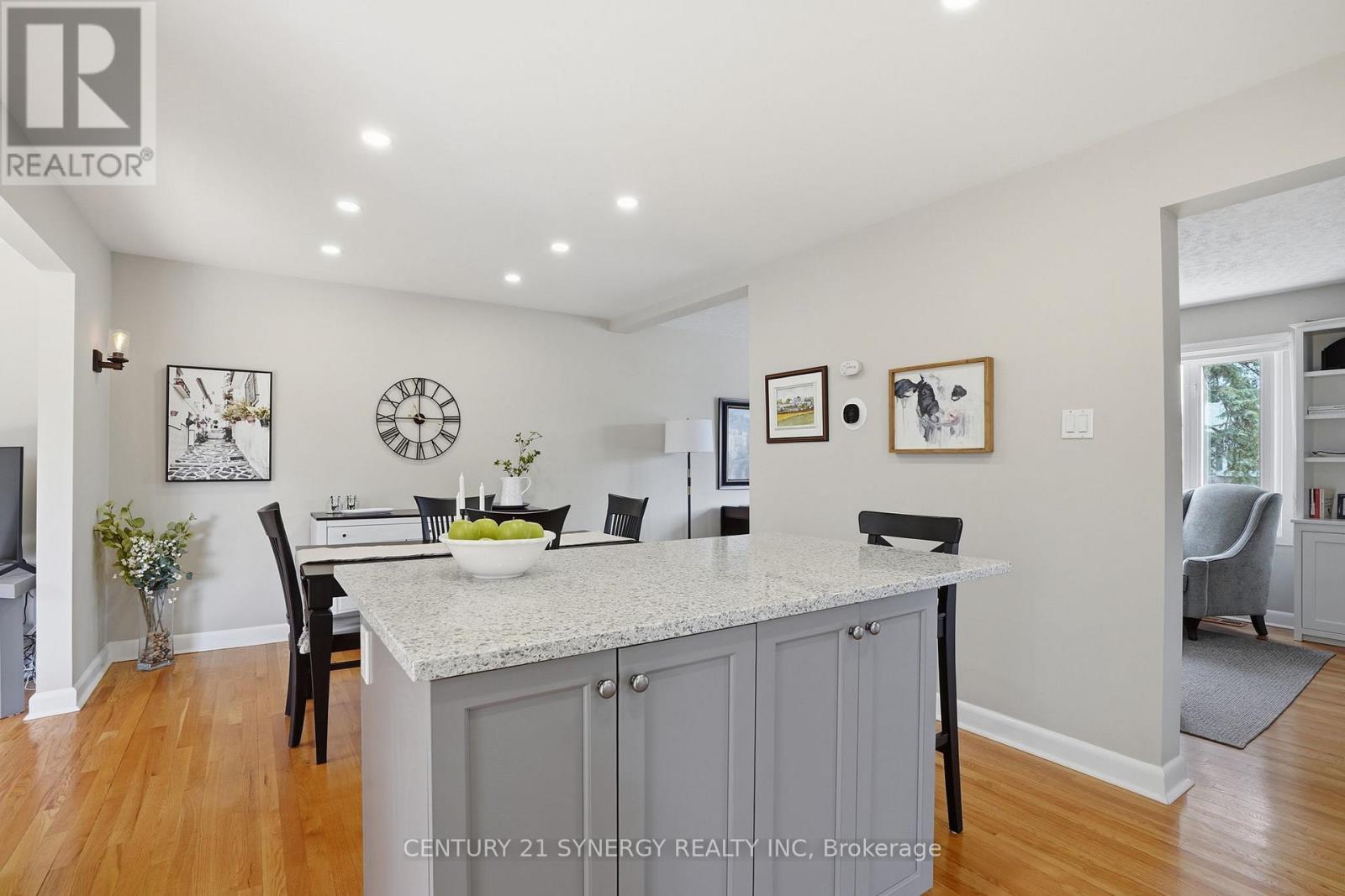 1298 Woodside Drive, Ottawa, Ontario K2C 2G9 - Photo 12 - X12974836