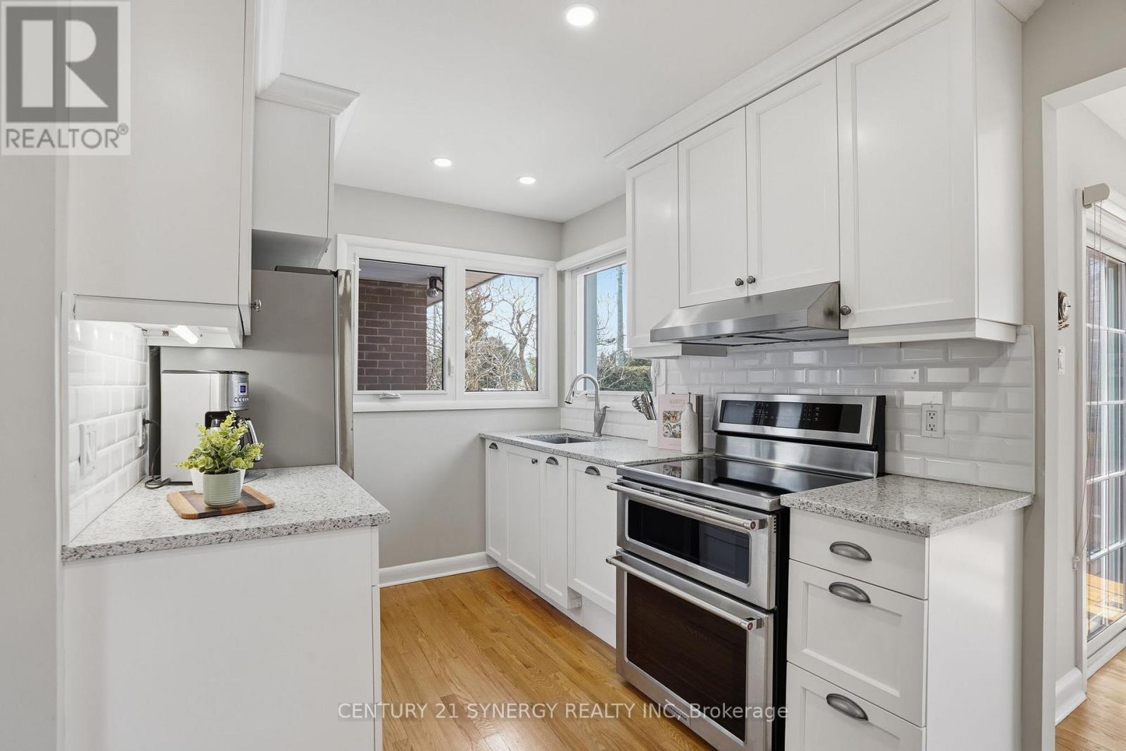 1298 Woodside Drive, Ottawa, Ontario K2C 2G9 - Photo 7 - X12974836