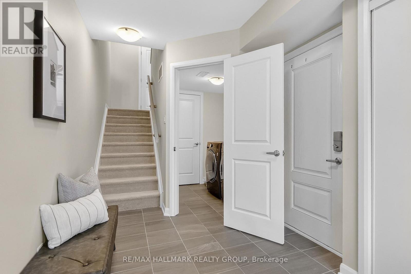 58 Teelin Circle, Ottawa, Ontario K2J 6T9 - Photo 4 - X12974860