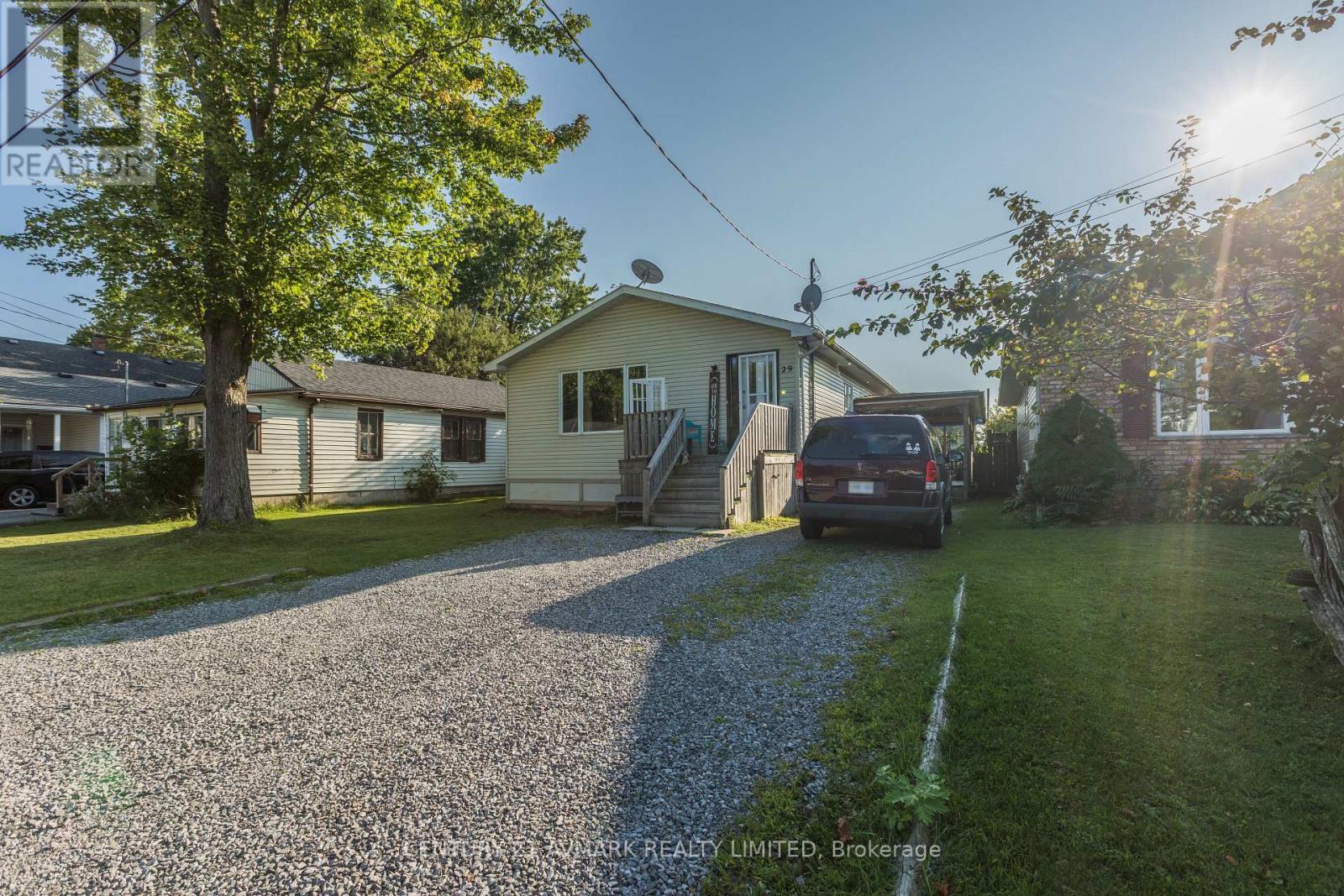 29 Lillian Street, Fort Erie, Ontario  L2A 5M1 - Photo 2 - X12974822