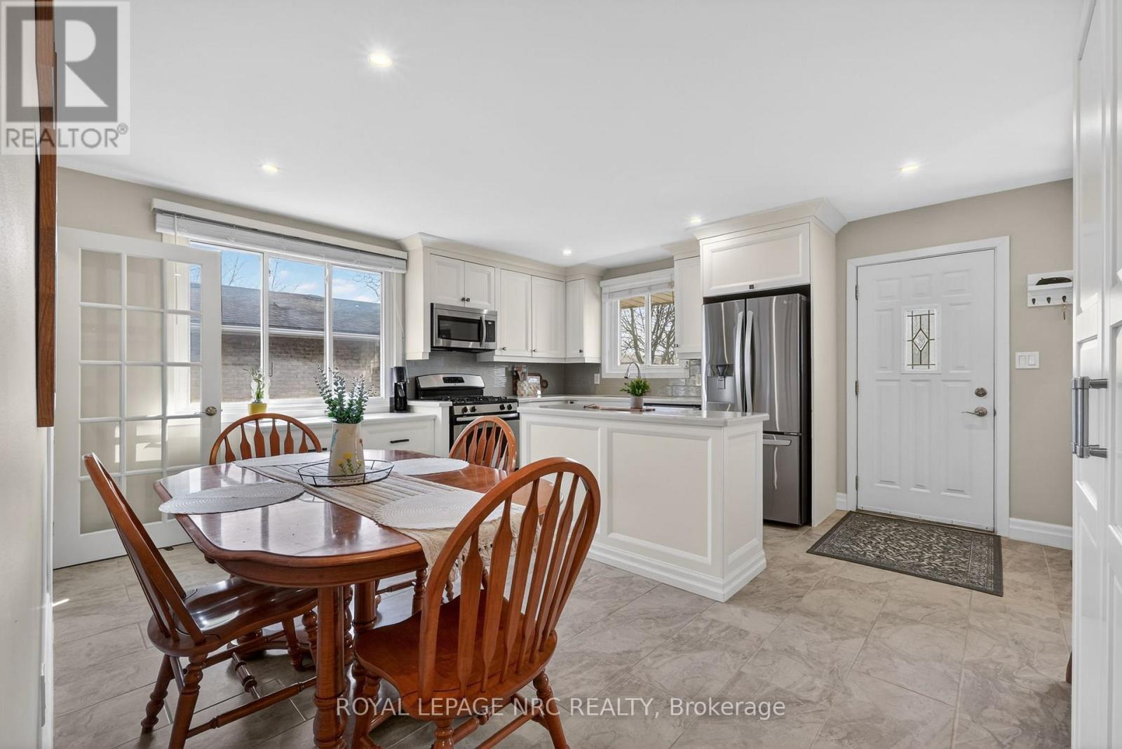 110 Sherman Drive, St. Catharines, Ontario  L2N 2L8 - Photo 3 - X12974876