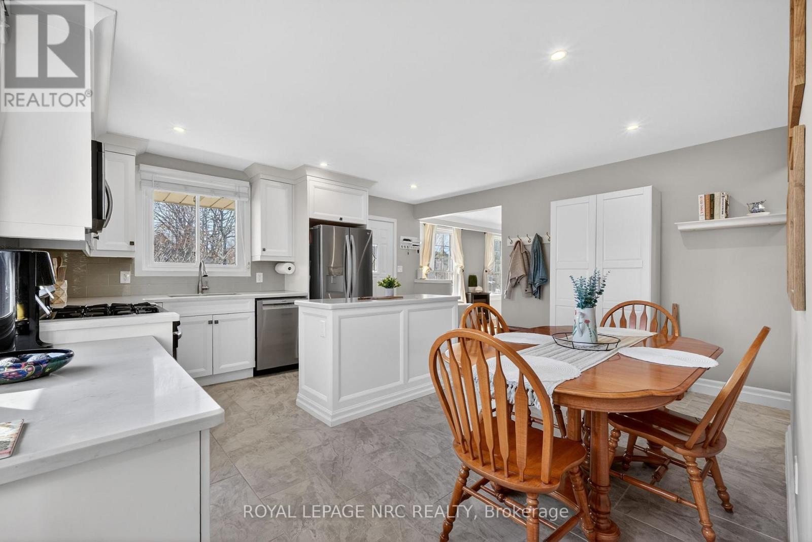 110 Sherman Drive, St. Catharines, Ontario  L2N 2L8 - Photo 4 - X12974876