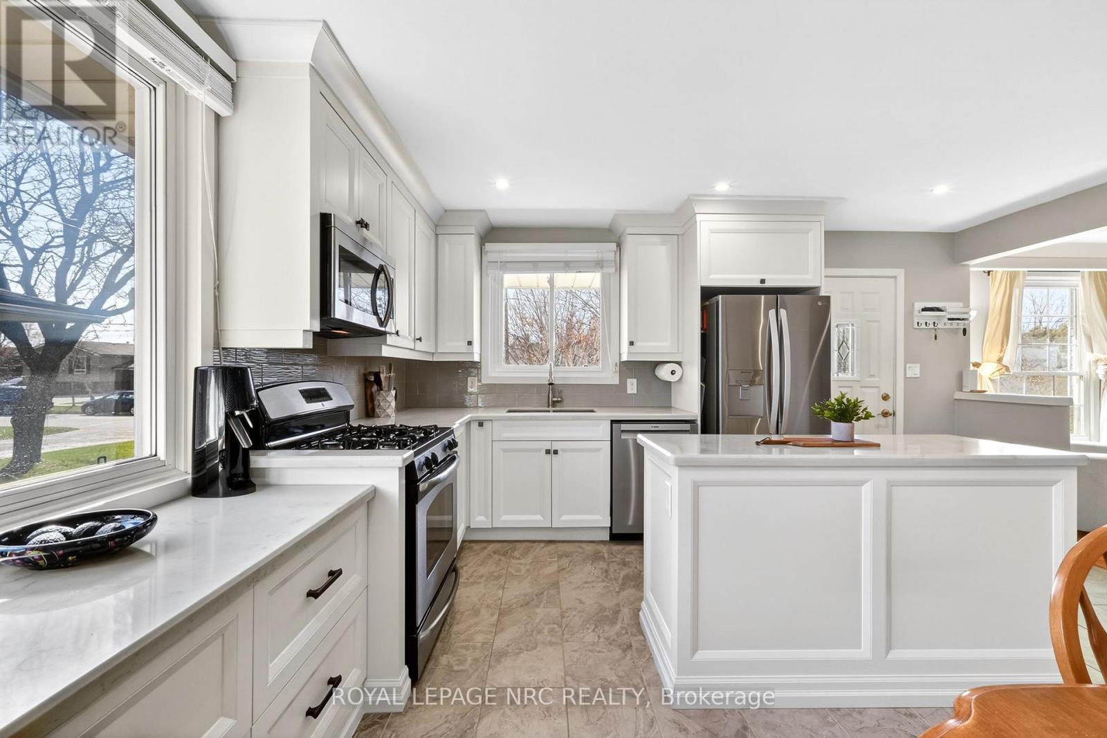 110 Sherman Drive, St. Catharines, Ontario  L2N 2L8 - Photo 5 - X12974876