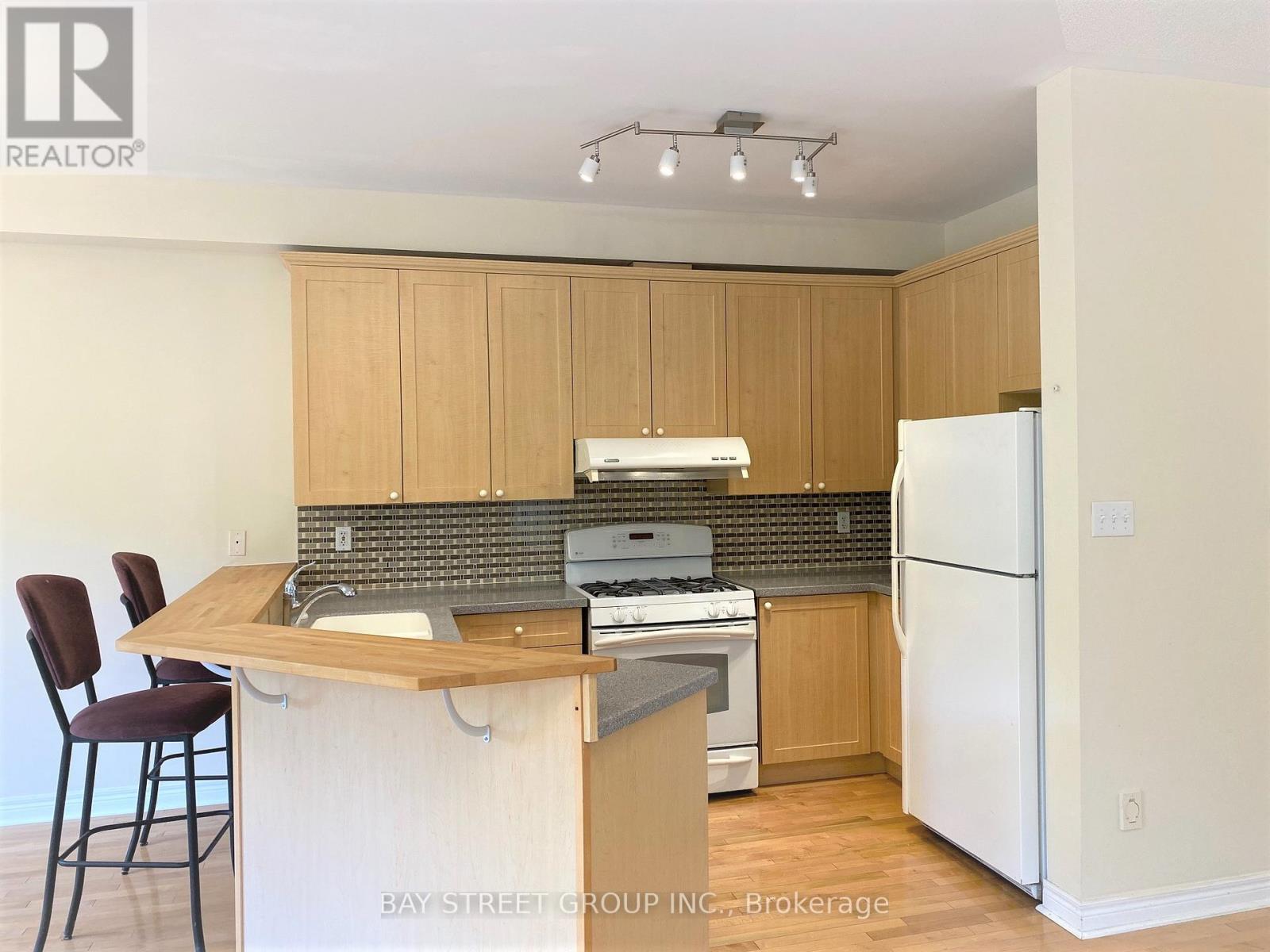 46 Romance Drive, Richmond Hill, Ontario  L4S 2R7 - Photo 5 - N12974812