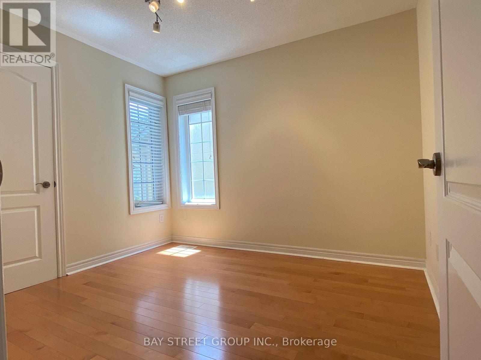 46 Romance Drive, Richmond Hill, Ontario  L4S 2R7 - Photo 8 - N12974812