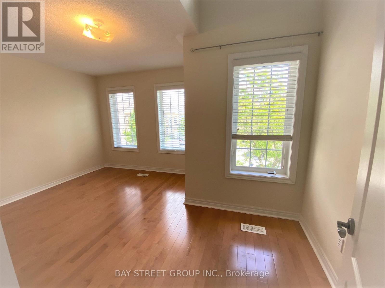 46 Romance Drive, Richmond Hill, Ontario  L4S 2R7 - Photo 9 - N12974812