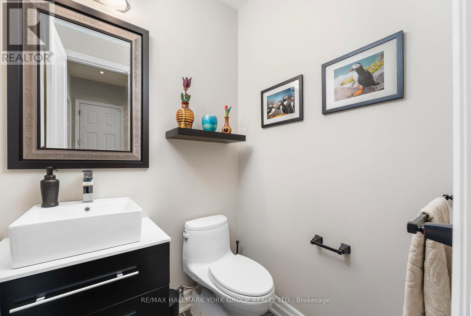 45 Robert Berry Crescent, King, Ontario  L7B 1L6 - Photo 10 - N12974816