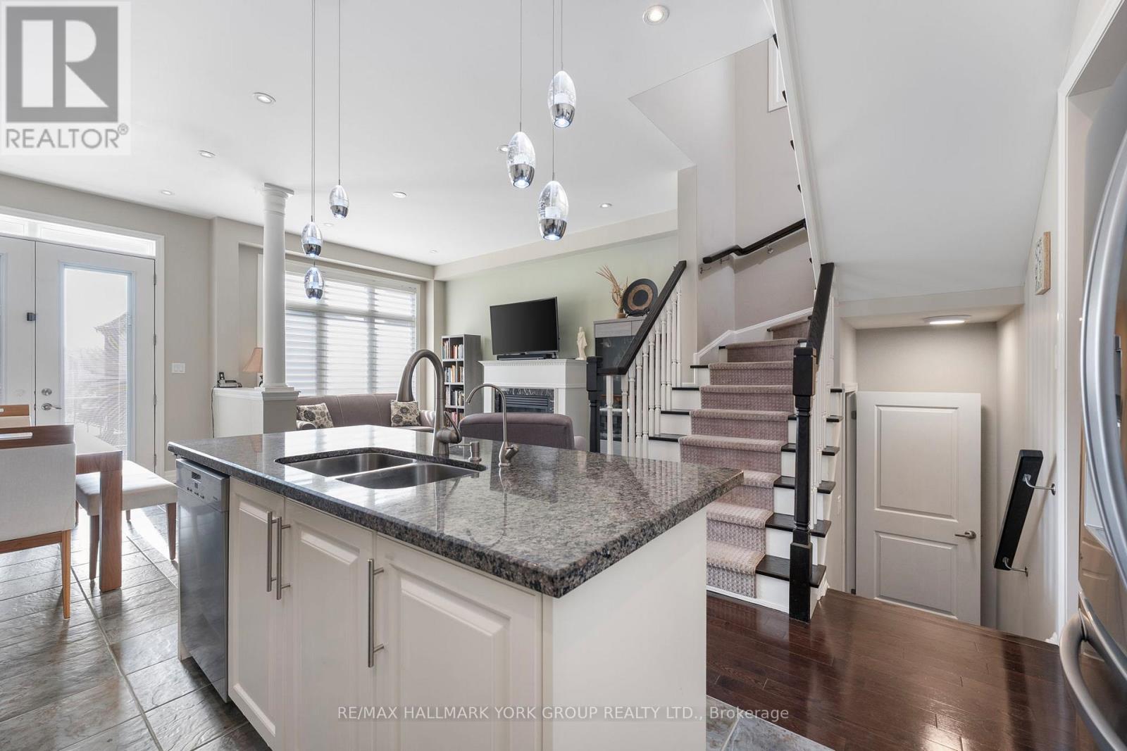 45 Robert Berry Crescent, King, Ontario  L7B 1L6 - Photo 14 - N12974816