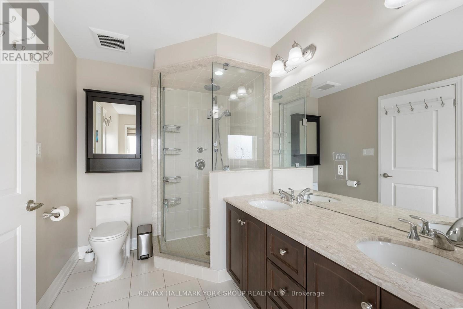 45 Robert Berry Crescent, King, Ontario  L7B 1L6 - Photo 32 - N12974816