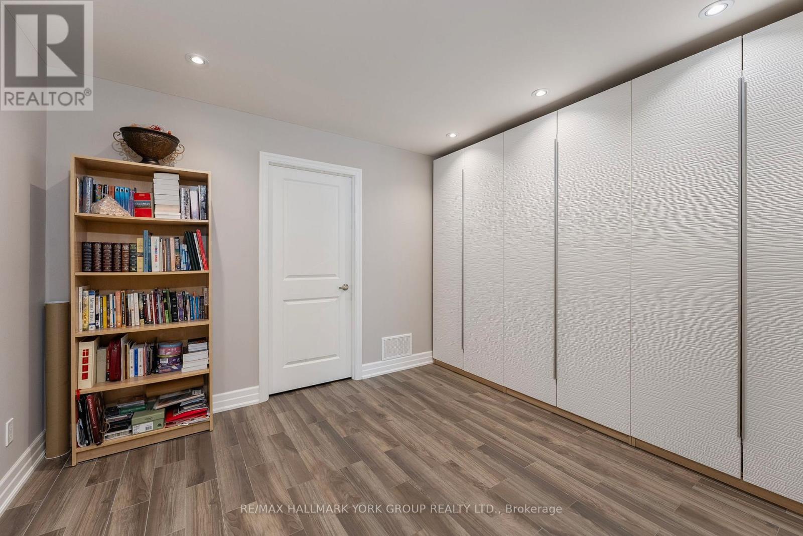 45 Robert Berry Crescent, King, Ontario  L7B 1L6 - Photo 37 - N12974816