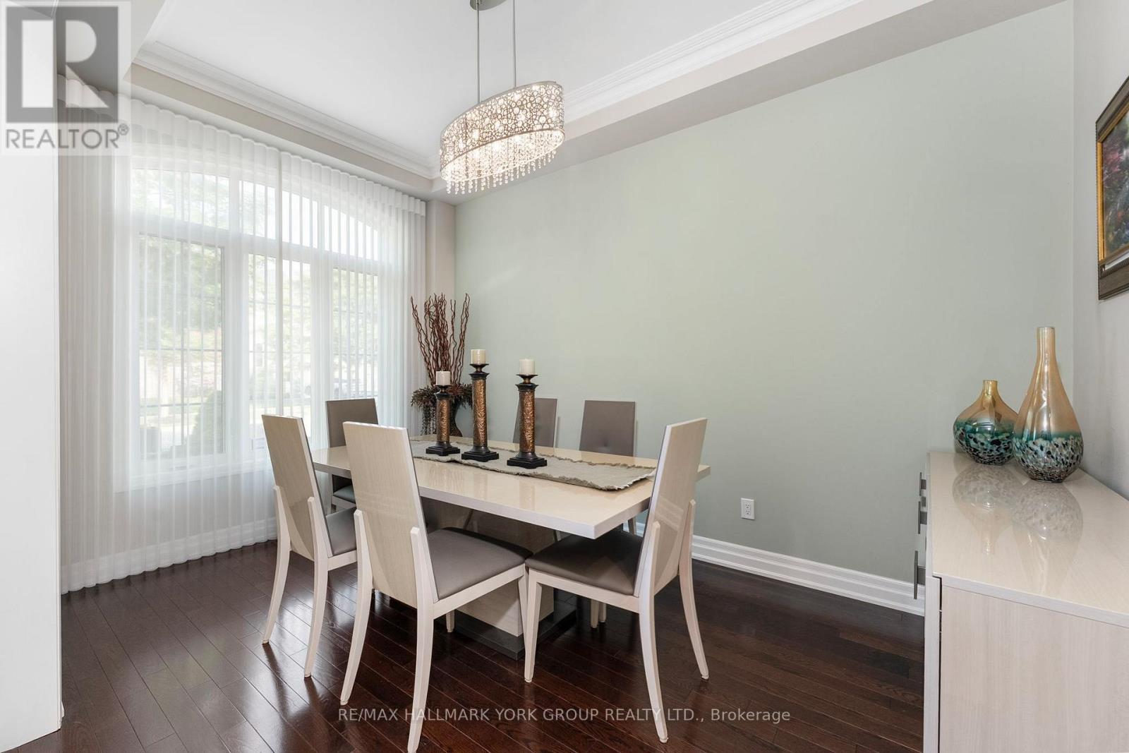 45 Robert Berry Crescent, King, Ontario  L7B 1L6 - Photo 6 - N12974816