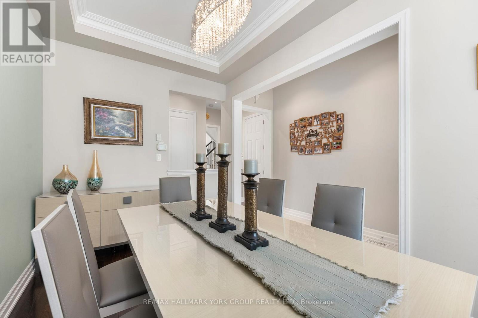 45 Robert Berry Crescent, King, Ontario  L7B 1L6 - Photo 7 - N12974816