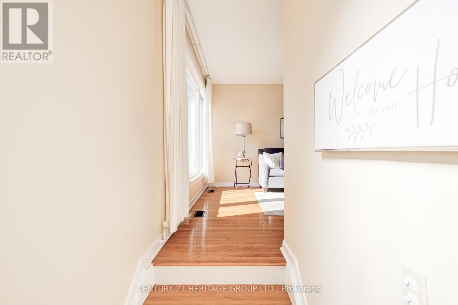 245 Browndale Crescent, Richmond Hill, Ontario  L4C 3H9 - Photo 4 - N12974842