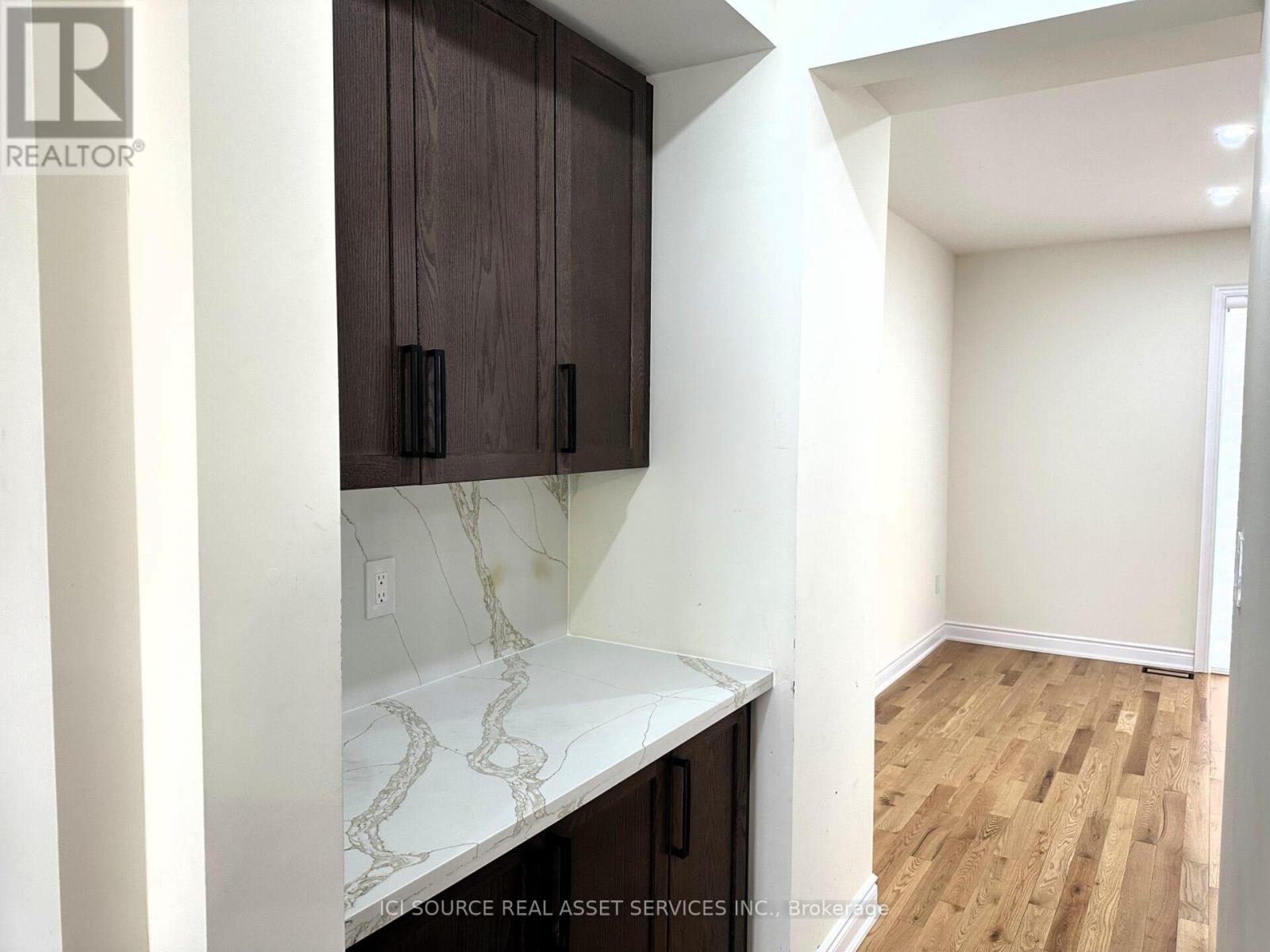 56 Tennant Circle, Vaughan (Vellore Village), Ontario  L4H 5L5 - Photo 10 - N12974868