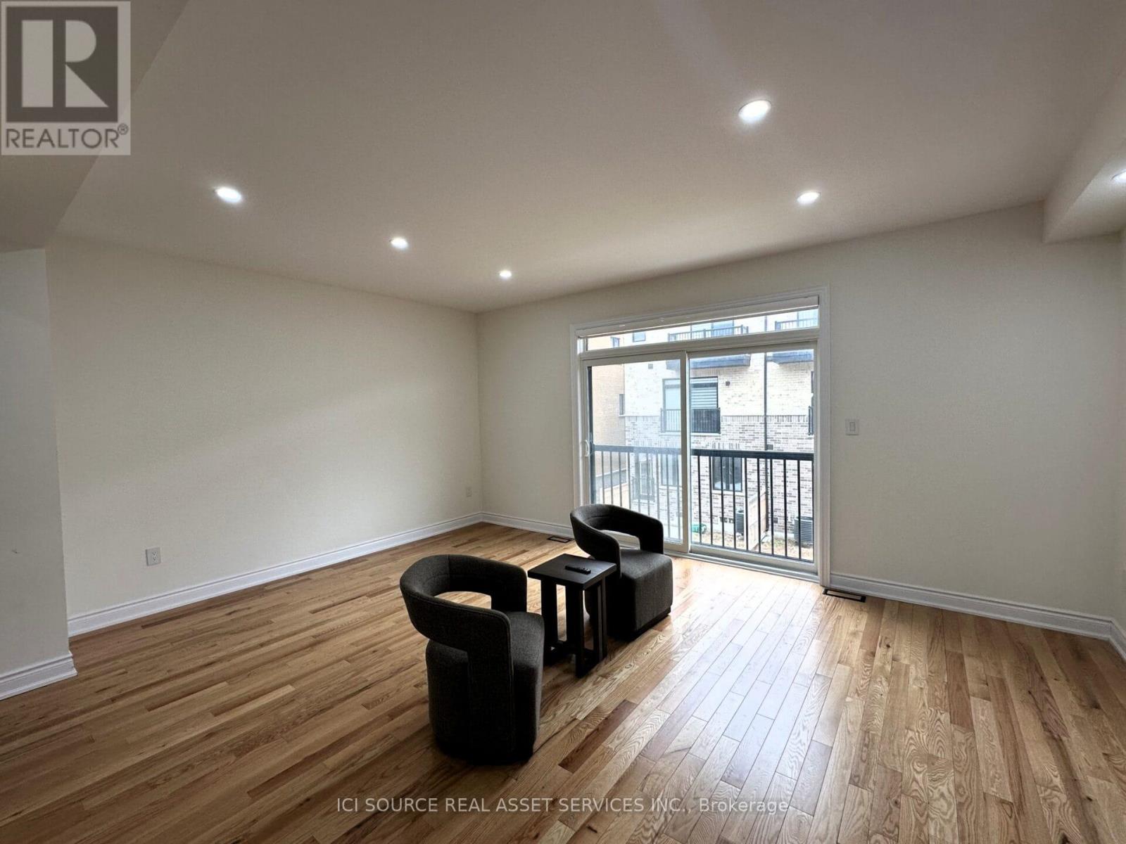 56 Tennant Circle, Vaughan (Vellore Village), Ontario  L4H 5L5 - Photo 13 - N12974868