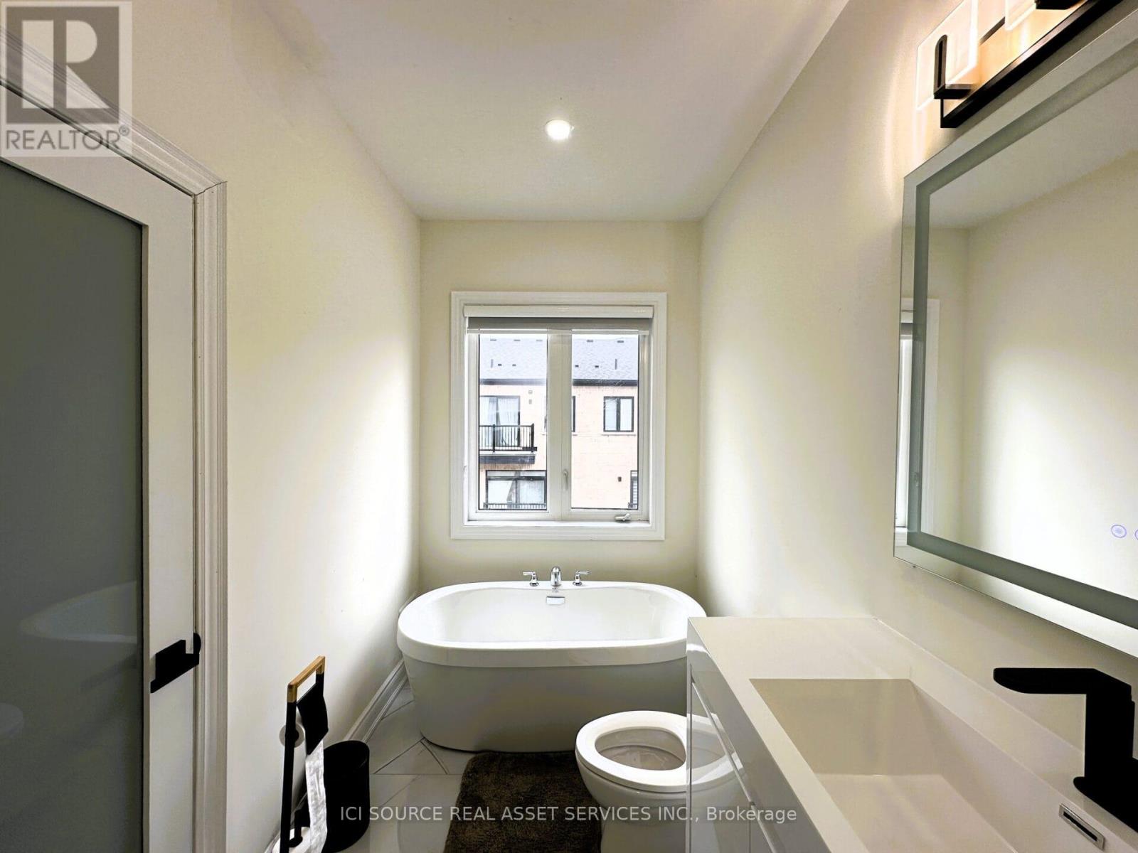 56 Tennant Circle, Vaughan (Vellore Village), Ontario  L4H 5L5 - Photo 19 - N12974868