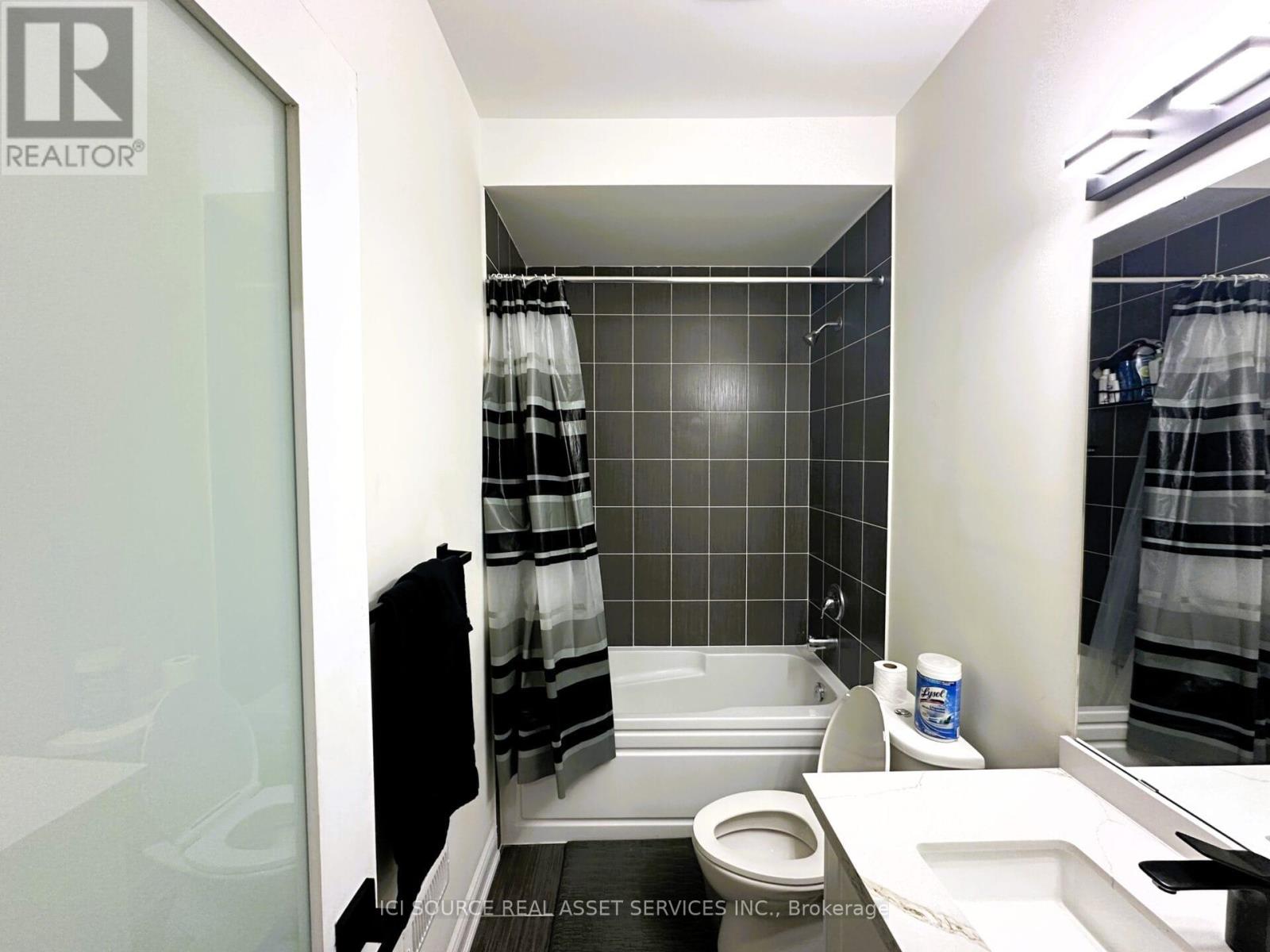 56 Tennant Circle, Vaughan (Vellore Village), Ontario  L4H 5L5 - Photo 23 - N12974868