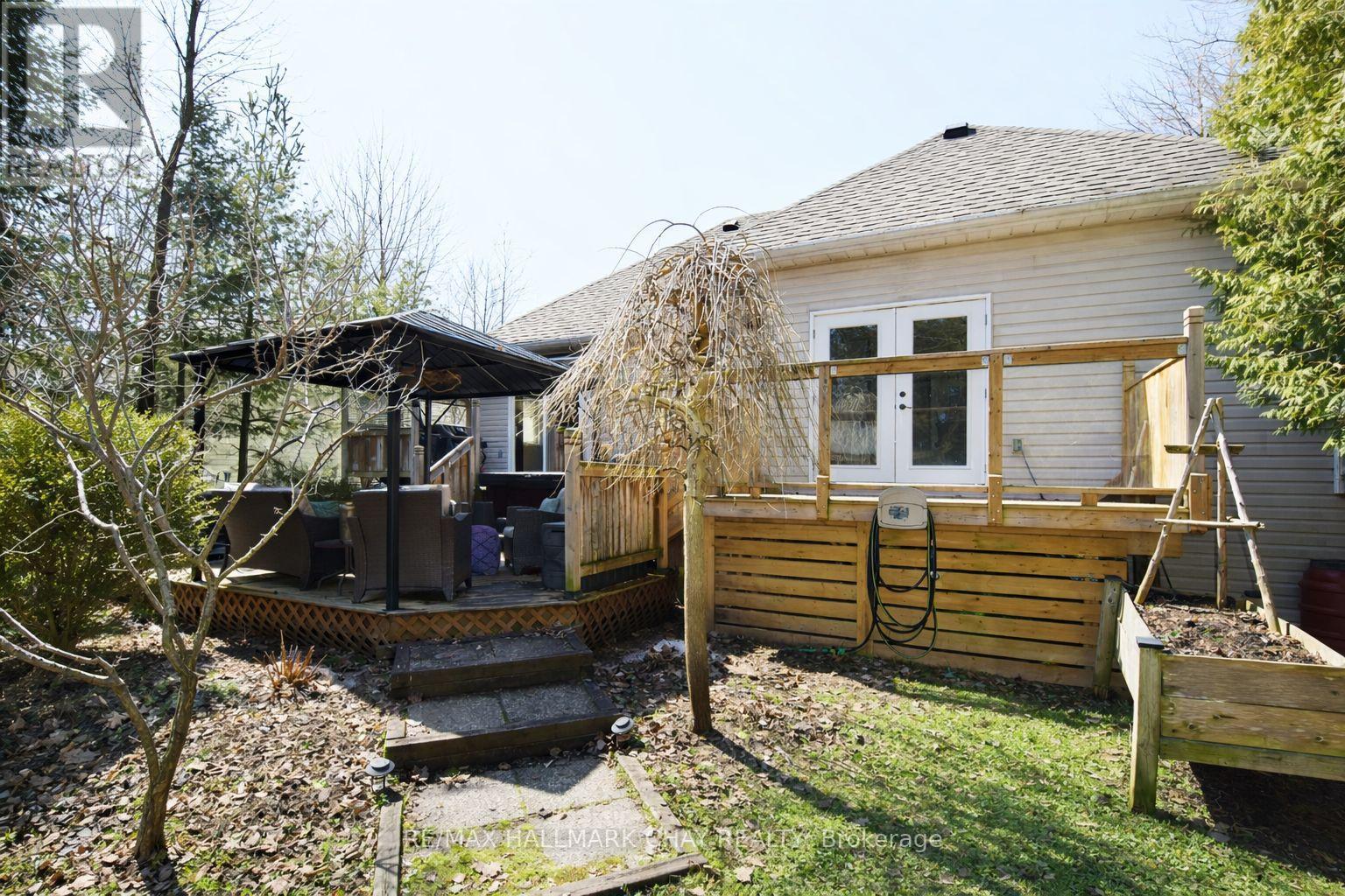 75 62nd Street S, Wasaga Beach, Ontario  L9Z 1V5 - Photo 4 - S12974828