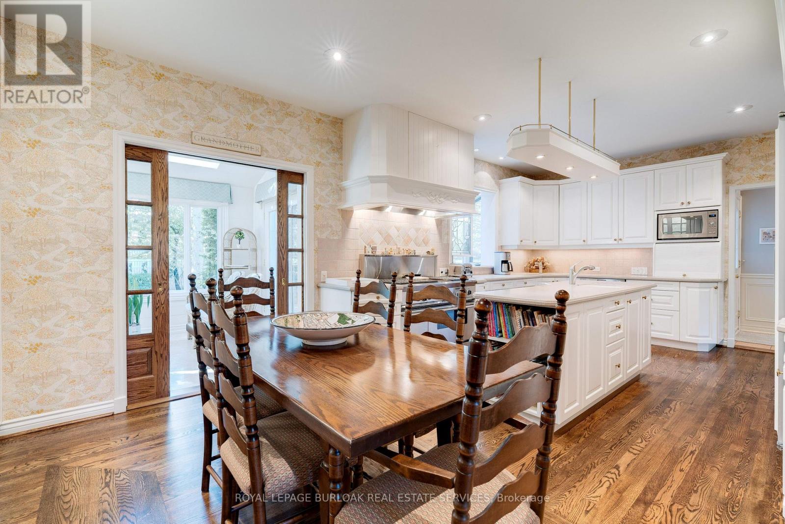 166 Maple Grove Drive, Oakville, Ontario  L6J 4V1 - Photo 17 - W12974820