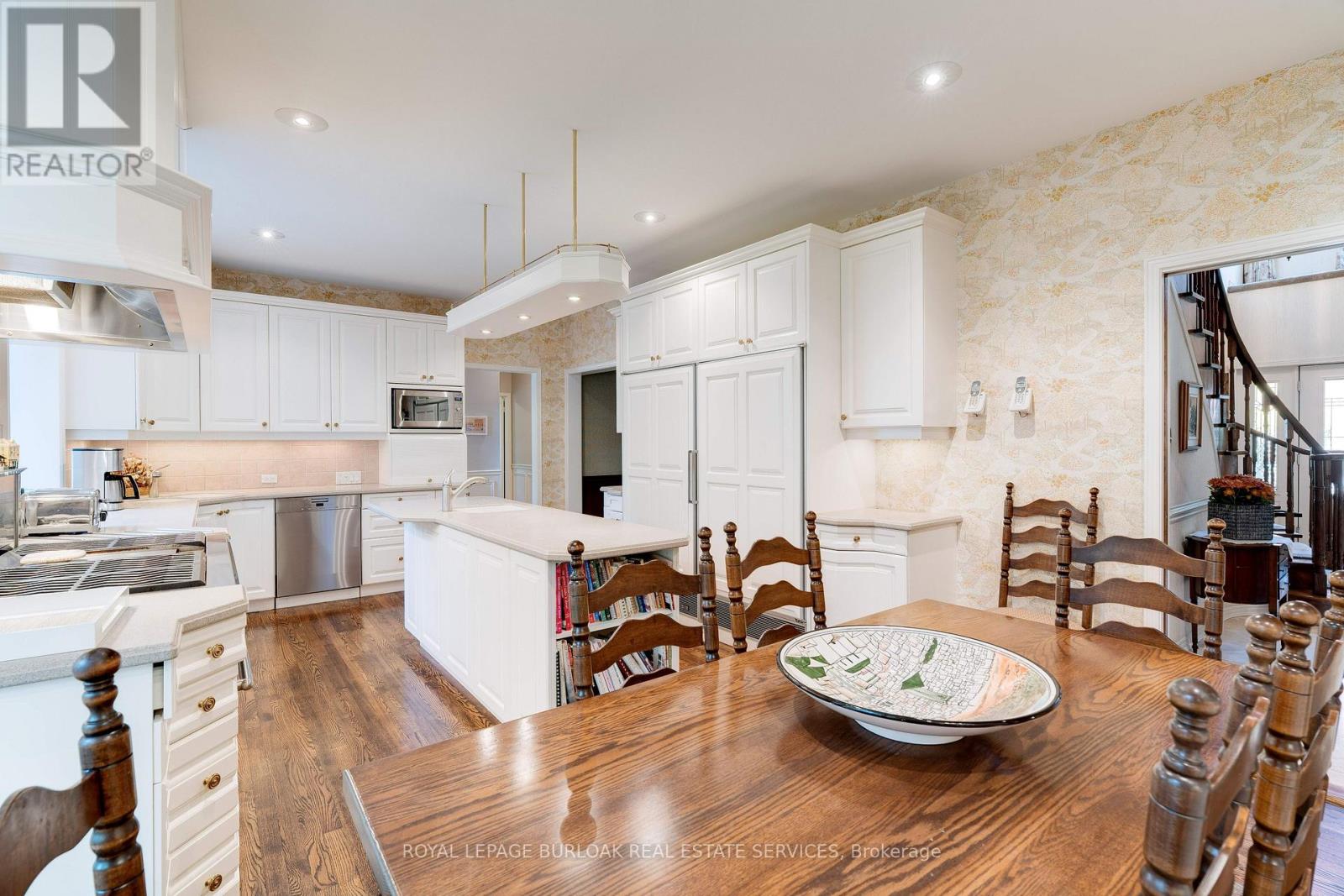 166 Maple Grove Drive, Oakville, Ontario  L6J 4V1 - Photo 18 - W12974820