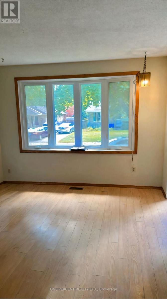 131 Paperbirch Crescent, London North, Ontario  N6G 1L8 - Photo 7 - X12974810