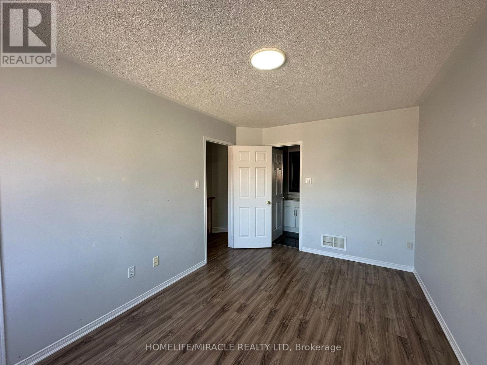 3918 Zenith Court, Mississauga, Ontario  L5N 7H7 - Photo 23 - W12886282