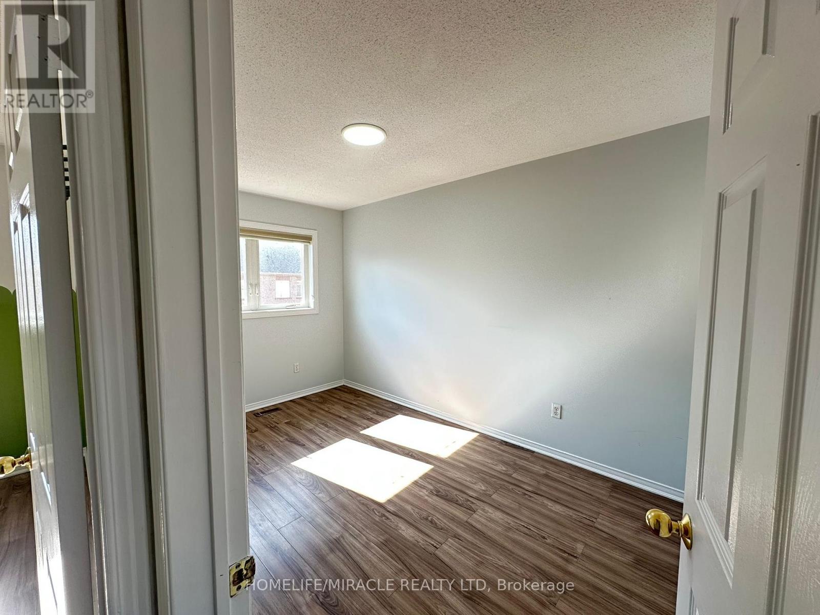 3918 Zenith Court, Mississauga, Ontario  L5N 7H7 - Photo 25 - W12886282