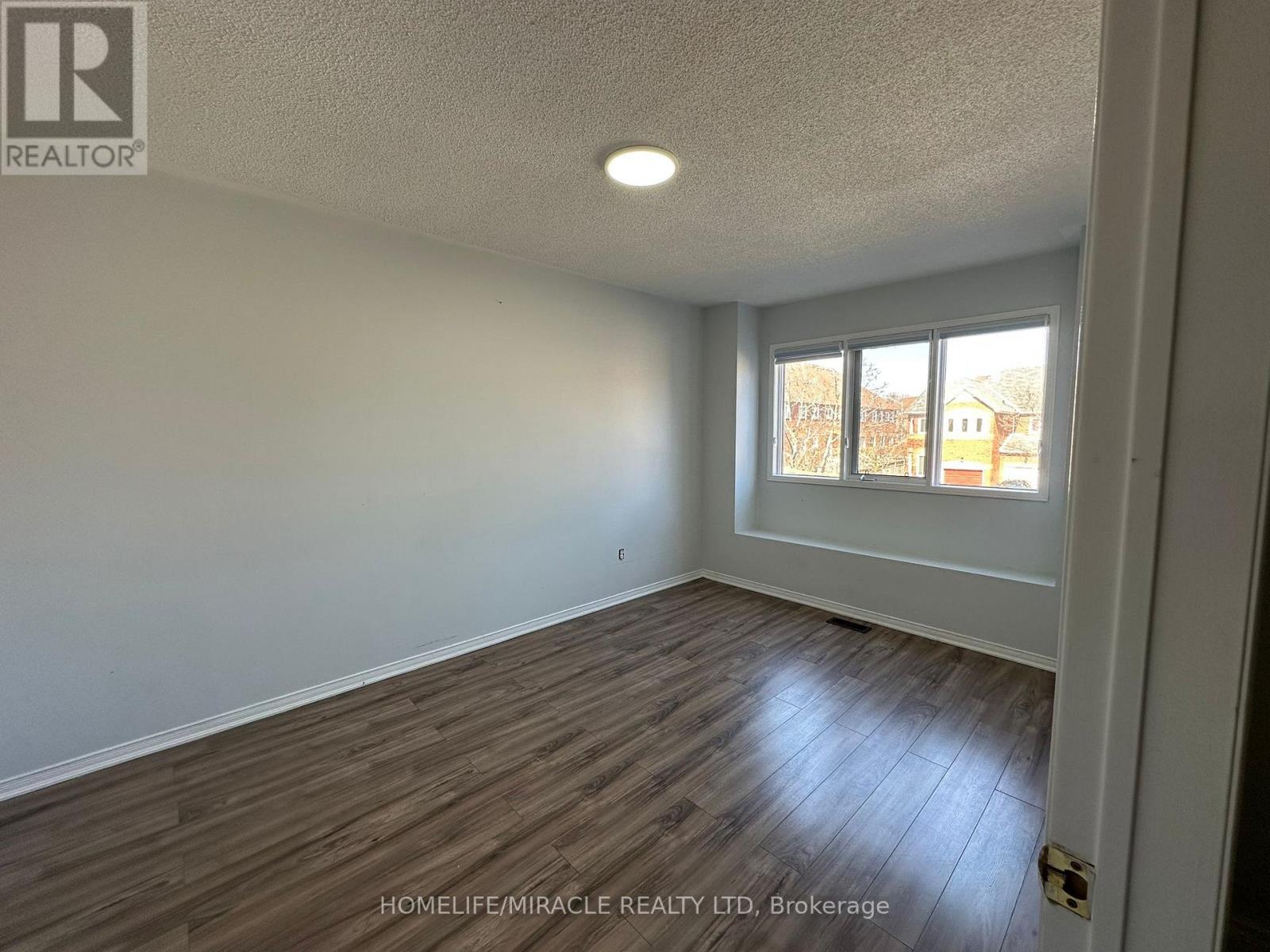 3918 Zenith Court, Mississauga, Ontario  L5N 7H7 - Photo 17 - W12886282