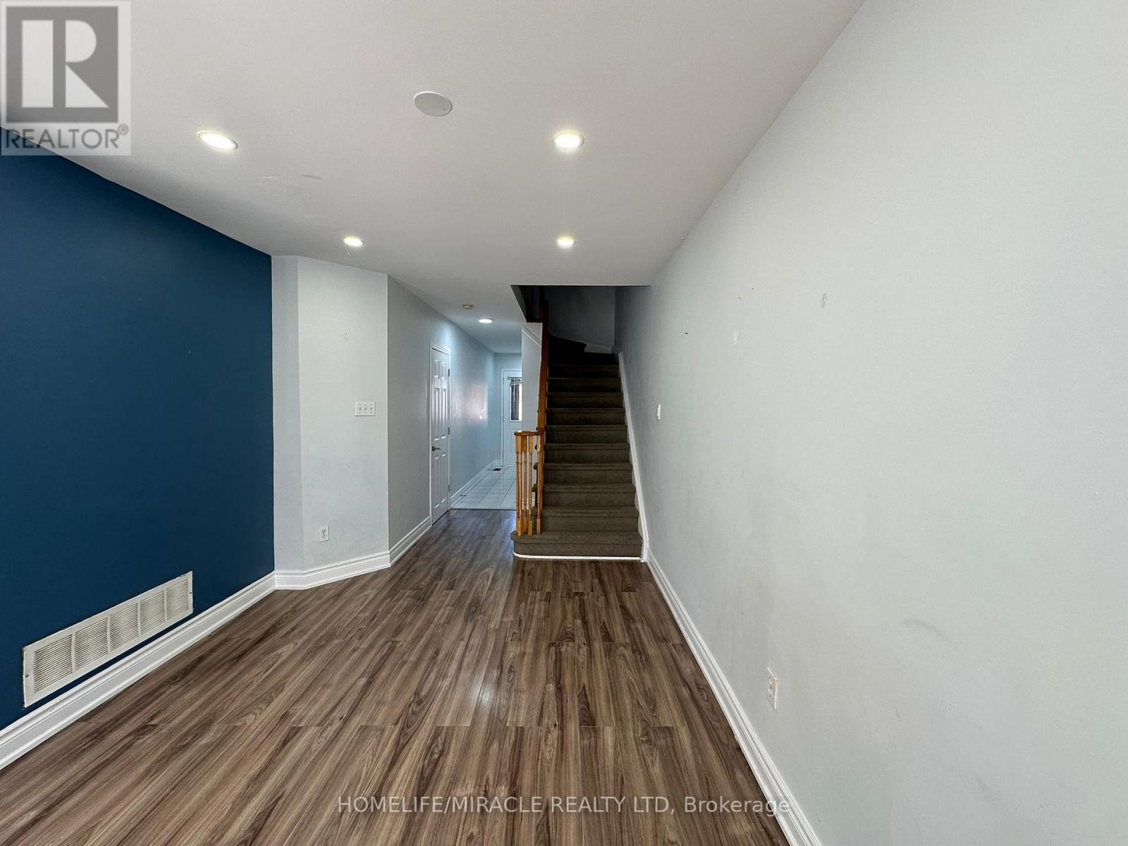 3918 Zenith Court, Mississauga, Ontario  L5N 7H7 - Photo 13 - W12886282