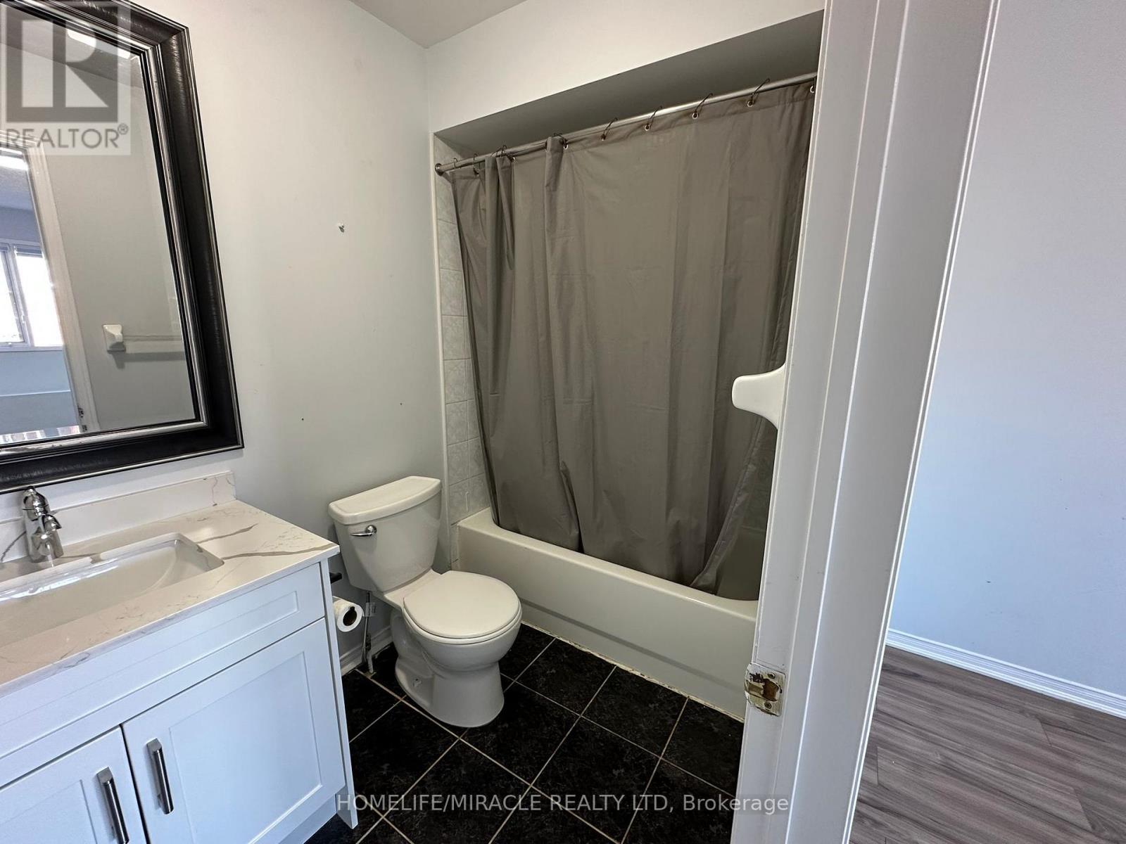 3918 Zenith Court, Mississauga, Ontario  L5N 7H7 - Photo 24 - W12886282