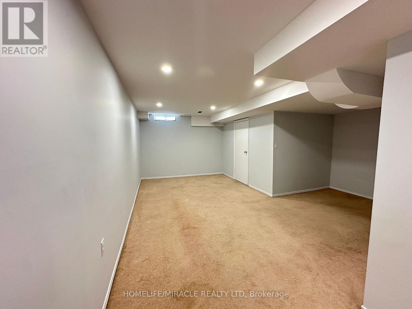 3918 Zenith Court, Mississauga, Ontario  L5N 7H7 - Photo 33 - W12886282