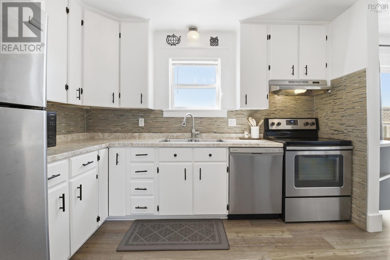 1689 Caldwell Road, Eastern Passage, Nova Scotia  B3G 1E3 - Photo 11 - 202606723